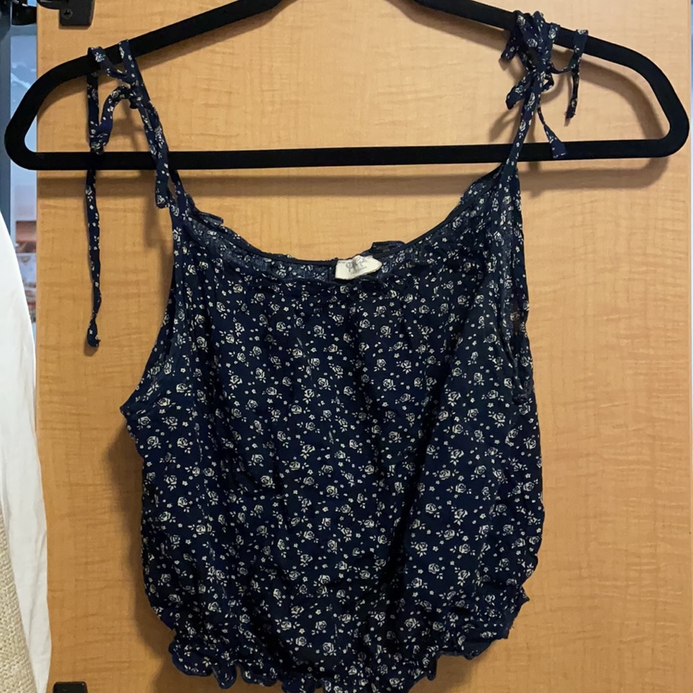 Brandy Melville tie up tank top